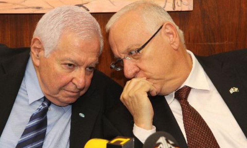 המבקר במעמד הגשת הדוח ליו"ר הכנסת [צילום: פלאש 90]