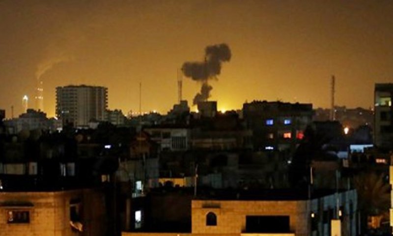 הפצצה מסיבית ברצועת עזה [צילום: AP]