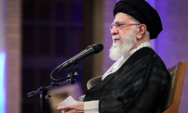 חמנאי. תקיעות בשיחות [צילום: לשכת המנהיג העליון]