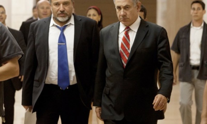 נתניהו וליברמן בכנסת [צילום: פלאש 90]