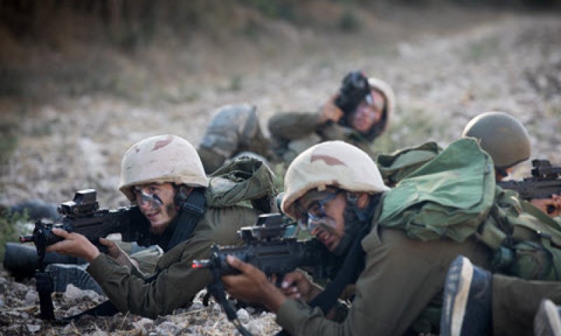 מוכנים לקרב [צילום: יונתן זינדל/פלאש 90]