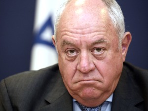 השר לשעבר בר-און תקף בכנסת את מחליפו [צילום: פלאש 90]
