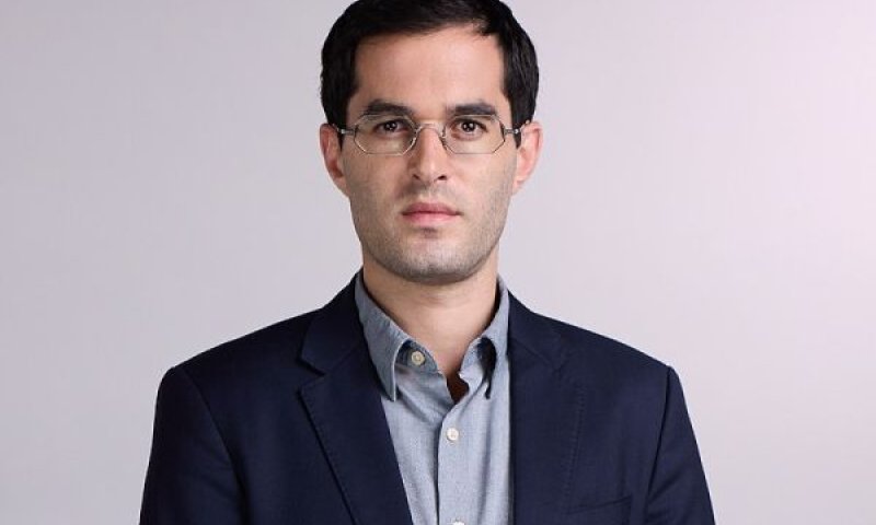 אדמקר. "לא אכנע לנסיונות השתקה" [צילום: עופר חג'יוב]