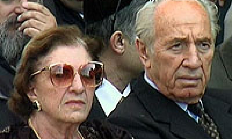 שמעון פרס וסוניה גל. נתק [בוצ&acute;צ&acute;ו]