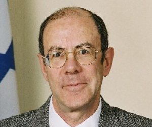 אדלר. מה בין - משתתף חופשי, מעין עובד ומתנדב? [צילום: בוצ´צ´ו]