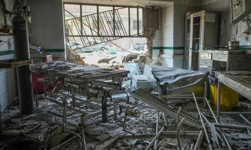 הריסות כלא אווין [צילום: מוסטפא רודאקי/מיזאן/AP]