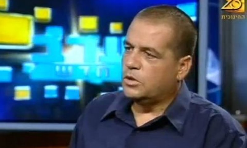 אבי אשכנזי. הקשר עמו מוקפא [צילום: מן הטלוויזיה]