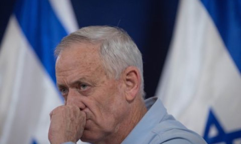 גנץ. טרופר ניסה לתווך [צילום: חיים גולדברג/פלאש 90]