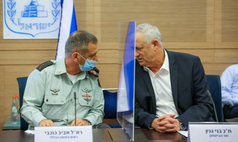 גנץ וכוכבי. מסדרים את אנשי הקבע [צילום: נועם מושקוביץ/דוברות הכנסת]