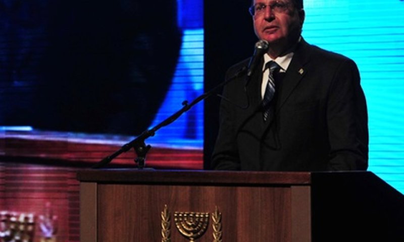 יעלון בקבלת הפנים [צילום: אריאל חרמוני]