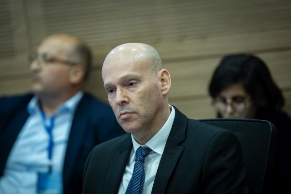 איסמן. הליווי הועבר לידיו [צילום: יונתן זינדל/פלאש 90]