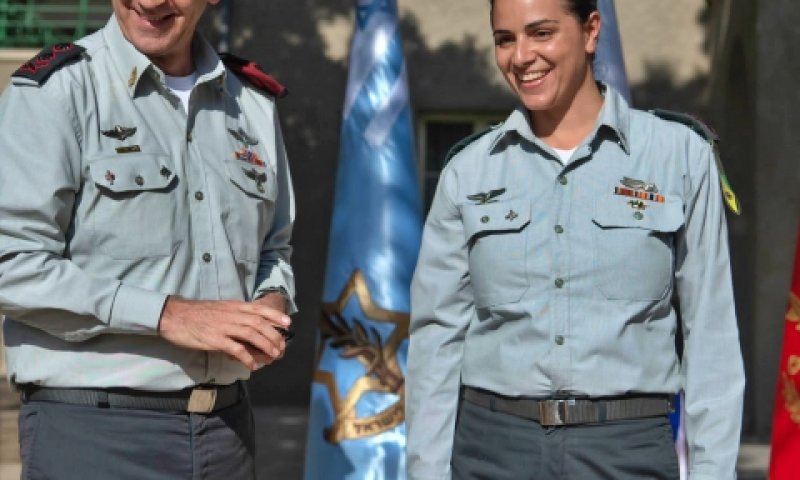 אלוף משנה רטיג-וייס והרמטכ"ל כוכבי [צילום: דובר צה"ל]