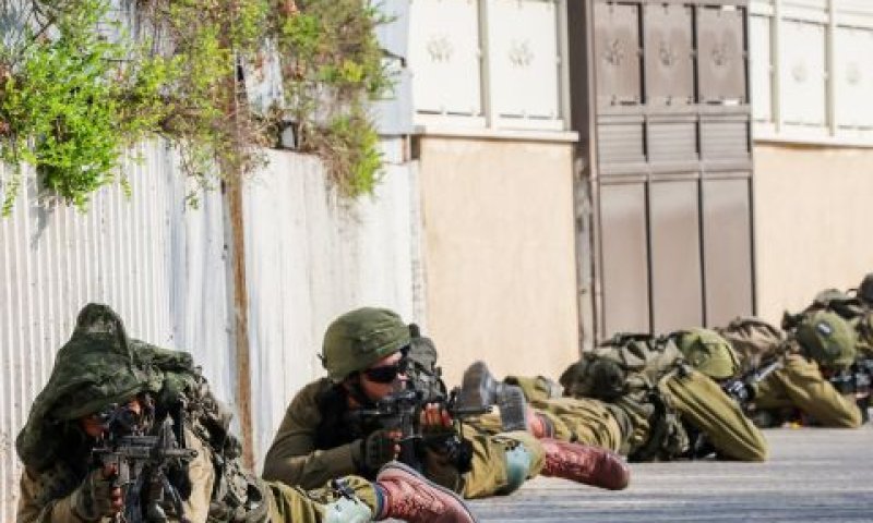 חיילים בשדרות, שלשום [צילום: יוסי זמיר, פלאש 90]