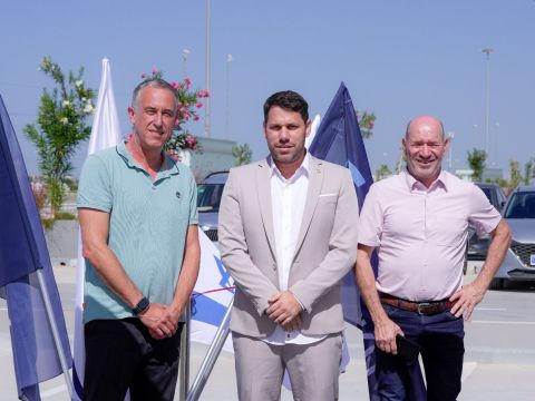 מנכ"ל קבוצת שפיר הנדסה, ישראל שפירא, מנכ"ל משרד התחבורה, משה בן זקן, מנכ"ל חוצה ישראל, דן שנבך [צילום: ברו איכות הצילום]
