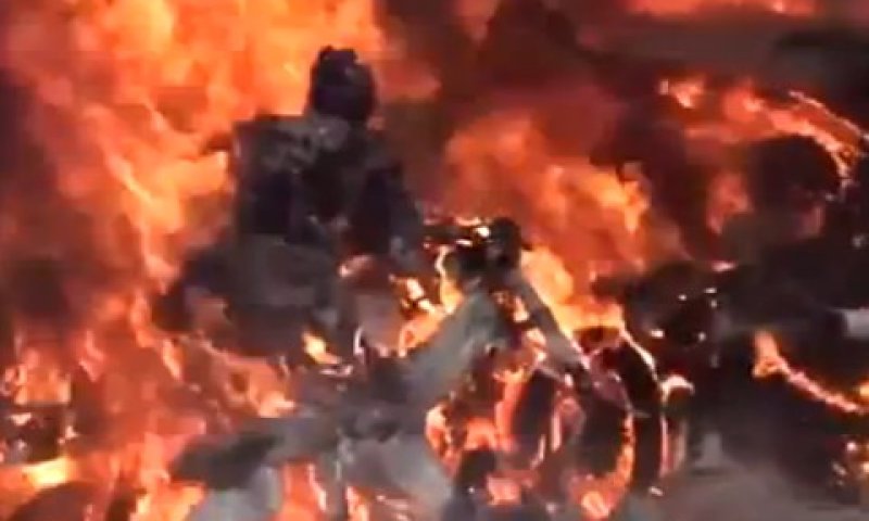 30 נהרגו אתמול בהפצצת תחנת דלק