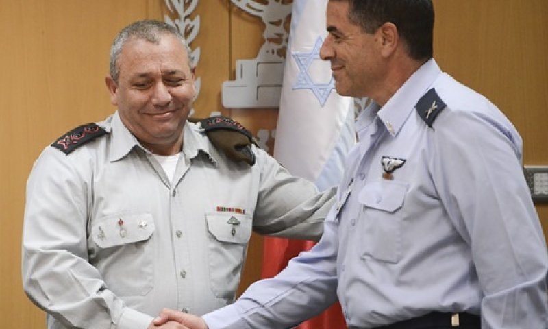 נורקין ואיזנקוט, לפני הענקת הדרגות החדשות [צילום: דו"צ]