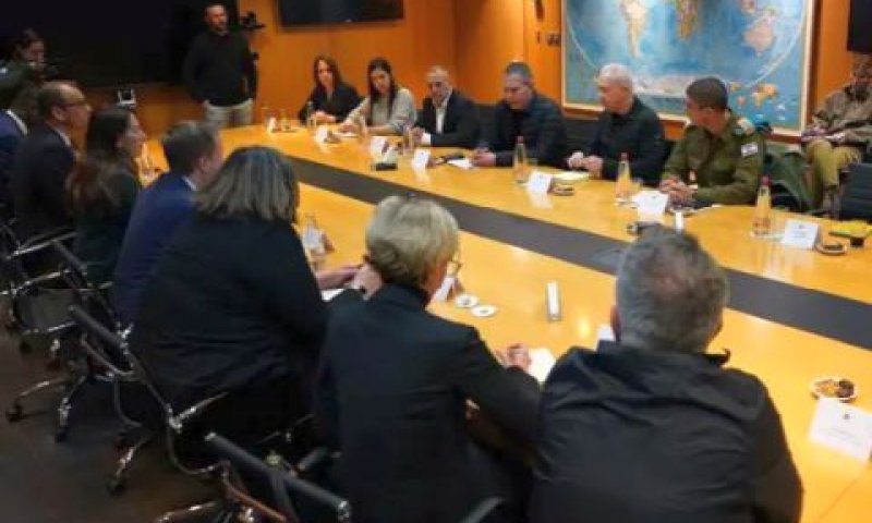 גלנט עם שגרירים מהאו"ם [צילום: אריאל חרמוני משרד הביטחון]