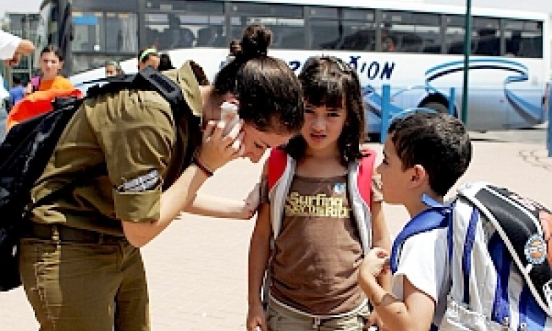 ילדים בשדרות [צילום: פלאש 90]
