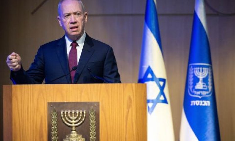 גלנט. בראש המשלחת [צילום: יונתן זינדל/פלאש 90]