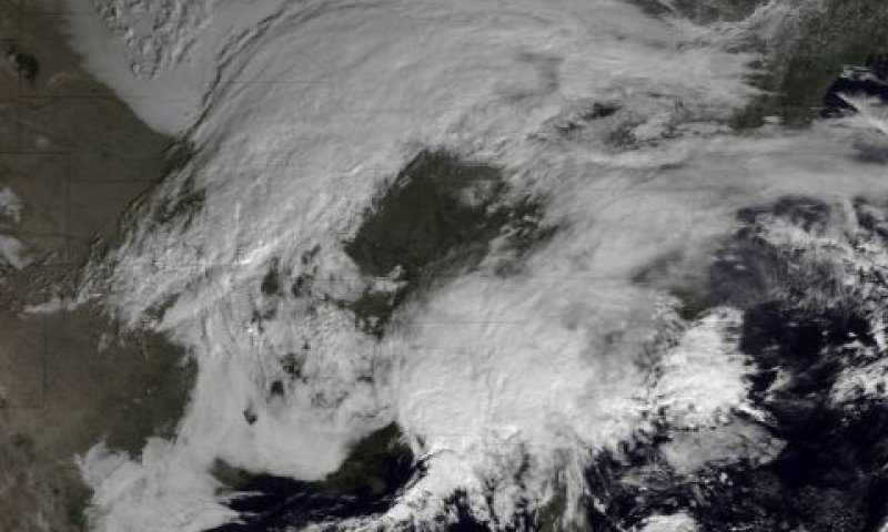 הטיסות והתחבורה הציבורית הושבתו [צילום: NOAA]