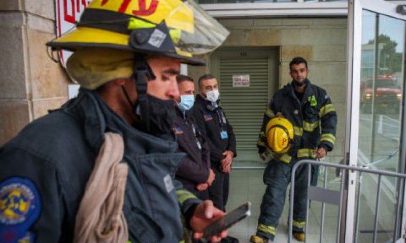 לוחמים בבית החולים זיו [צילום: דוד כהן/פלאש 90]