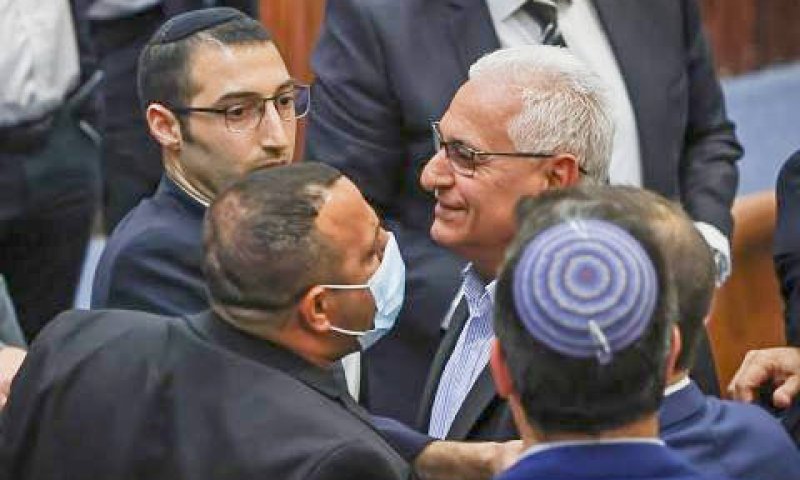 גנאים לאחר ההצבעה על חוק תקנות איו"ש [צילום: נועם מושקוביץ/דוברות הכנסת]