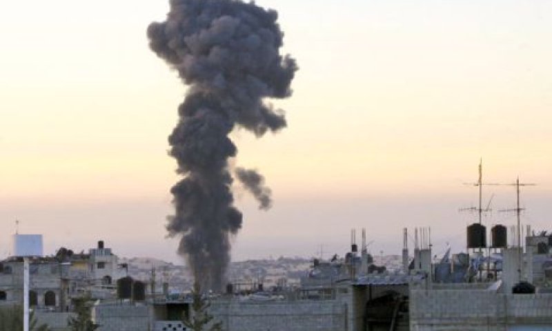 הפגזות והפצצות נרחבות ברצועה [צילום: AP]