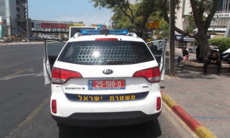 ניידת בחניית אוטובוסים [צילום אילוסטרציה: איתמר לוין]
