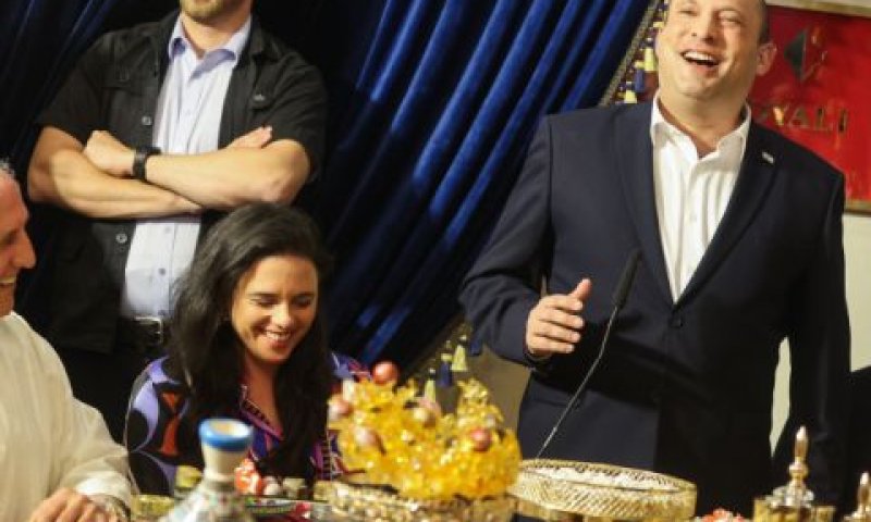 בנט בחגיגת מימונה [צילום: פלאש 90]