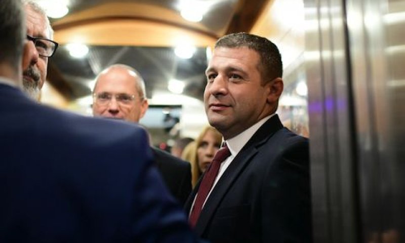 חברי הכנסת אלס קושניר ועודד פורר בדרך למו"מ עם כחול לבן [צילום: תומר נויברג/פלאש 90]