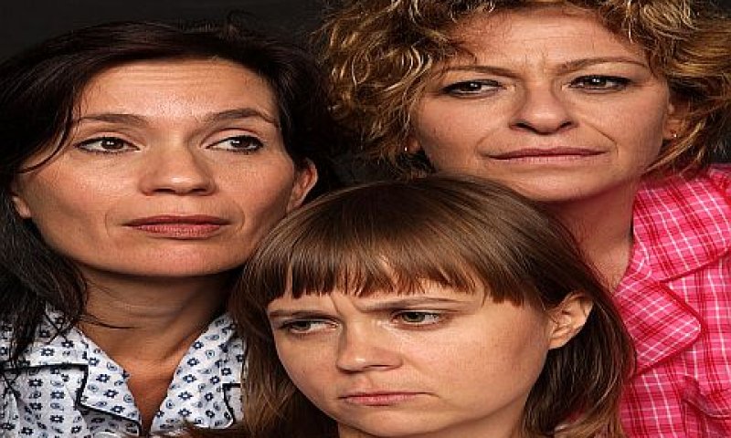 ההצגה שלוש אחיות, אנסמבל הרצליה [צילום: ז&acute;ראר אלון]