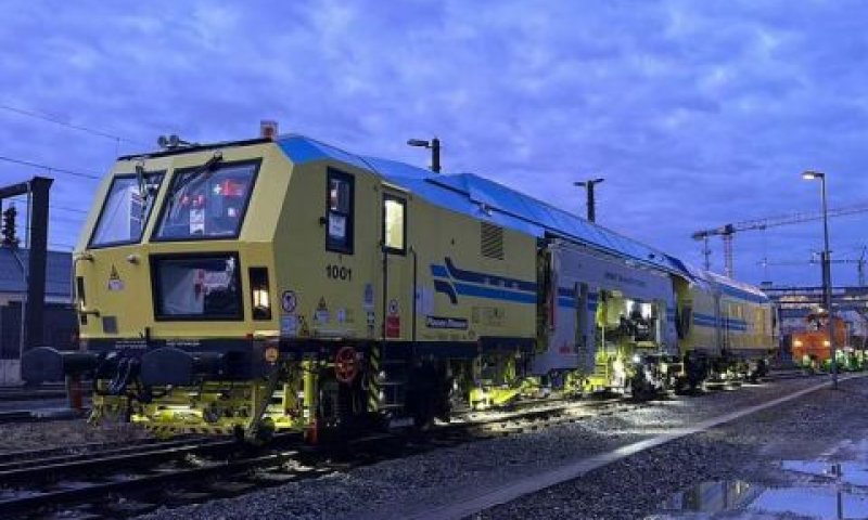 מכונת ההידוק המסילתית [צילום: רכבת ישראל]