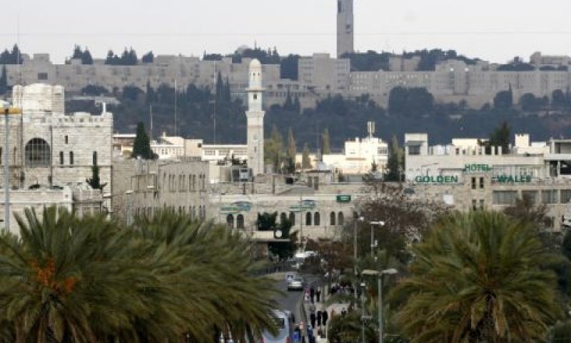 האוניברסיטה העברית ברקע מזרח ירושלים [צילום: מיכל פתאל/פלאש 90]