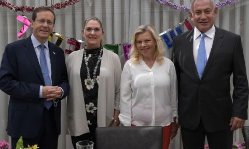 ארוחה בסוכת הנשיא [צילום: קובי גדעון/לע"מ]