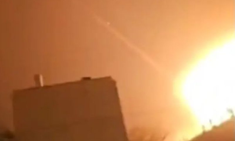 כדור אש בשמי העיר [צילום: שימוש לפי סעיף 27א לחוק זכויות יוצרים]