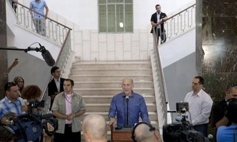 אולמרט. "לא היה שום דבר מהדברים שניסו לייחס לי" [צילום: AP]