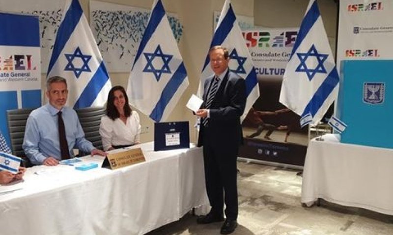 יו"ר הסוכנות יצחק הרצוג מצביע בטורונטו