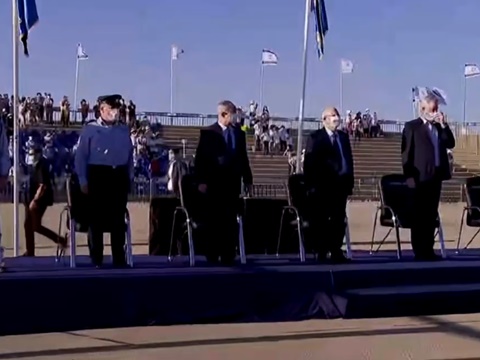 ראשי הממשלה והנשיא בטקס צילום: חיל האוויר]