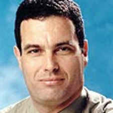 פרופ' בנדור, גוייס להגנה