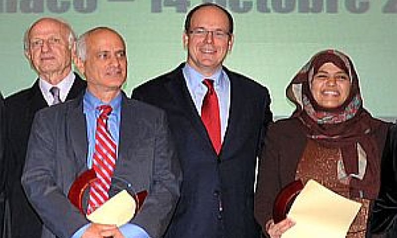 בתמונה: מימין דליה זיאדה המצריה, נסיך מונקו אלברט השני ויזהר באר [צילום: קשב]