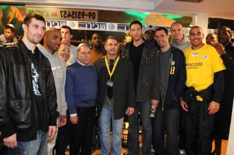 שחקני מכבי [צילום: אסף כפרי]