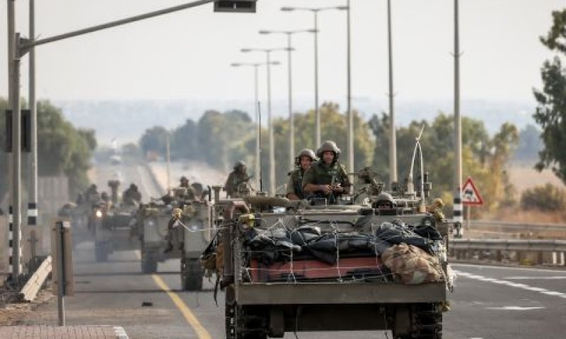 כוחות צה"ל אתמול בגבול הרצועה [צילום: חיים גולדברג, פלאש 90]