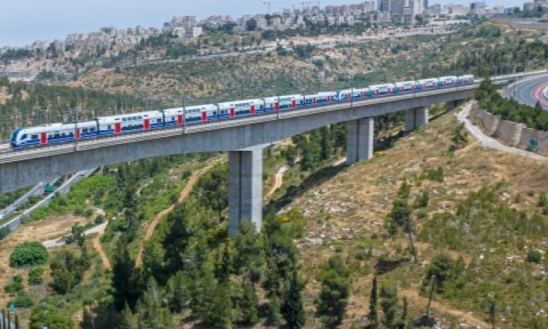 רכבת התריסר [צילום: שבתאי טל]