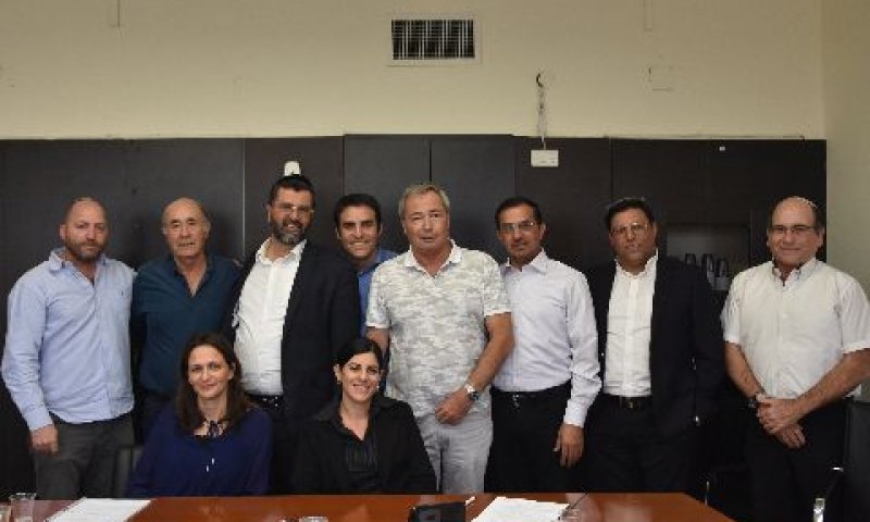 מעמד חתימת ההסכם [צילום: דוברות ההסתדרות]