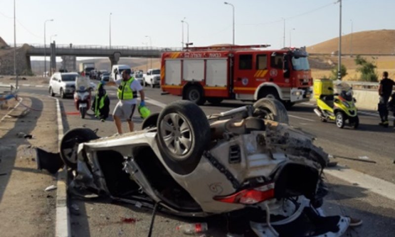 זירת התאונה, הבוקר [צילום: דוברות כיבוי והצלה יו"ש]