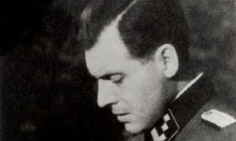יוזף מנגגלה, הרופא הנאצי שהיה אחראי על ניסויים רפואיים ביהודים, בעיקר בתאומות