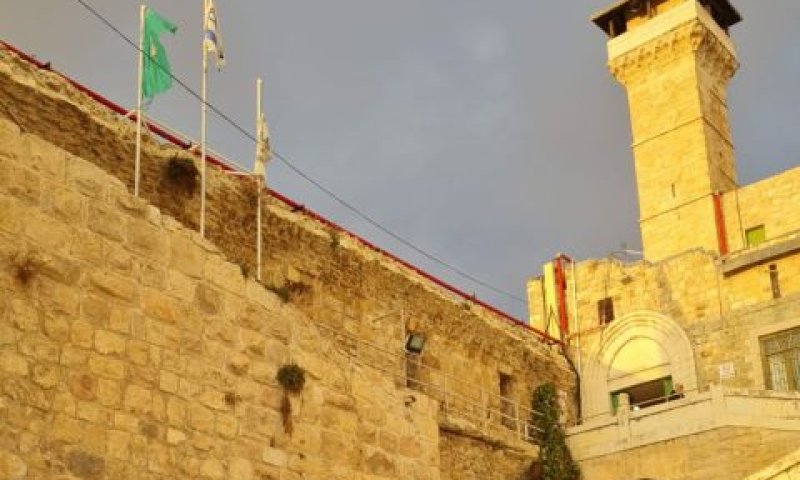 מעת המכפלה [צילום: דוברות הישוב היהודי בחברון]