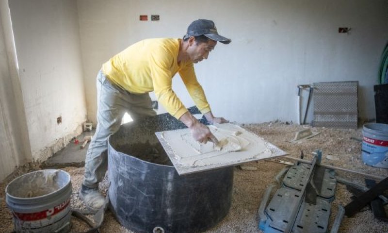 גבו מיליוני מפועלי בניין סינים [צילום אילוסטרציה: חיים גולדברג, פלאש 90]