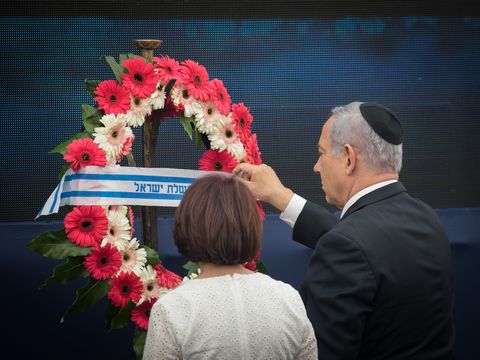 הנחת זר הממשלה [צילום: נועם ריבקין פנטון/פלאש 90]