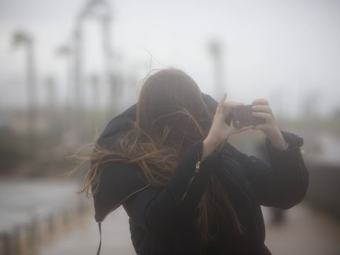סלפי בטיילת ת"א [צילום: AP]